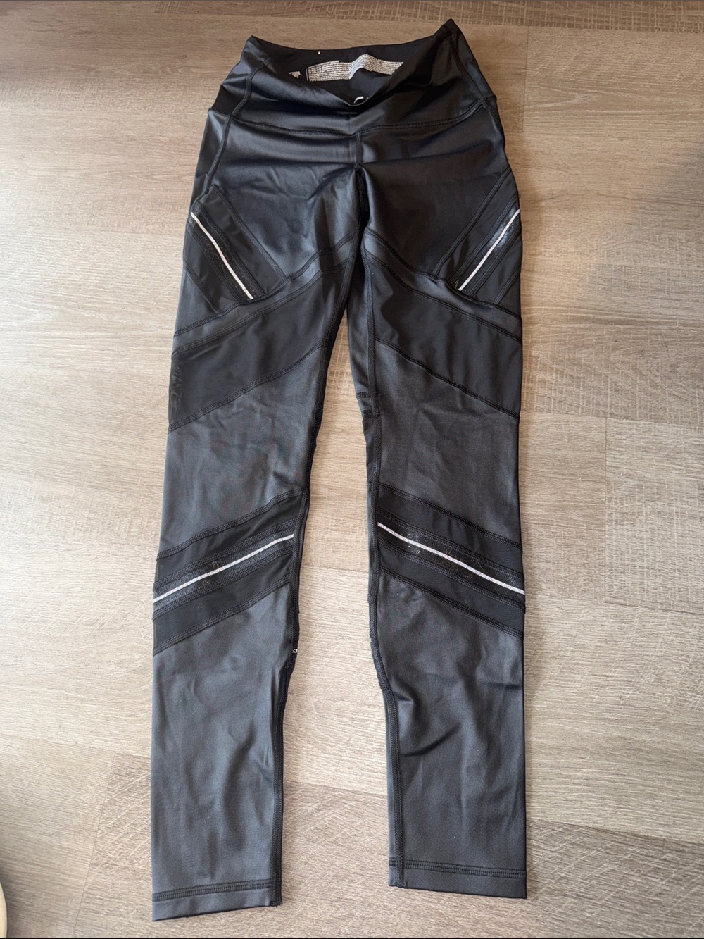 Victoria's Secret Total Knockout Mesh Panel Leggings Black Size Small Like New